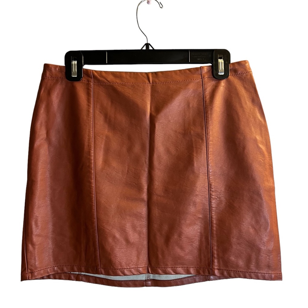Forever 21 Leather Feeling Mini Skirt - L